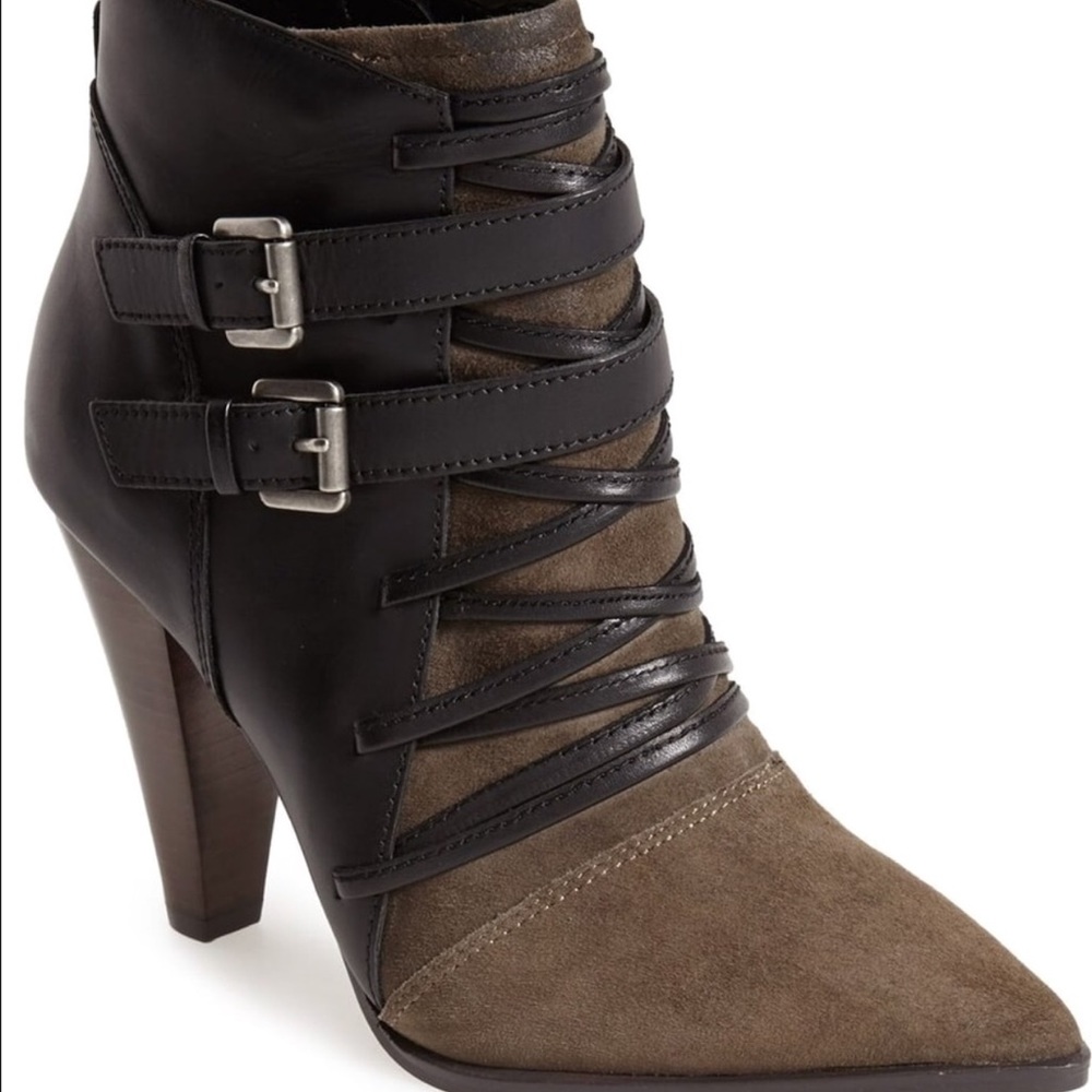 Sold Trouve 'Lonnie' Pointy Toe Bootie in Olive - Picture 5 of 8